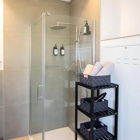 Zentral Gelegenes Apartment *